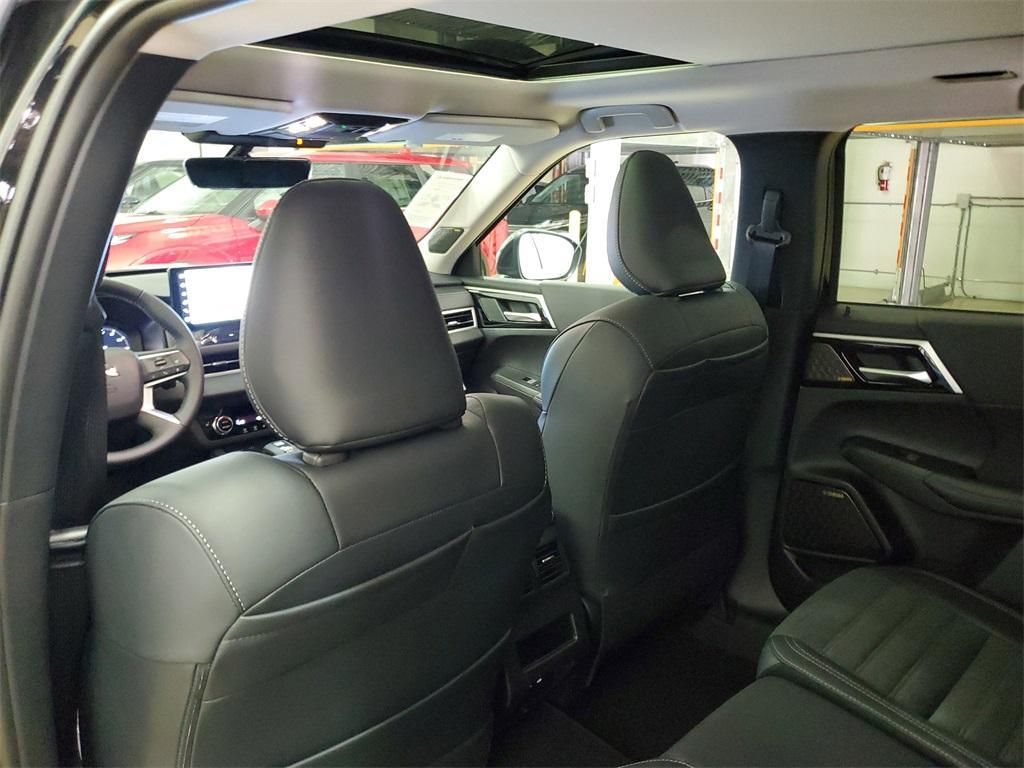new 2025 Mitsubishi Outlander car, priced at $38,111
