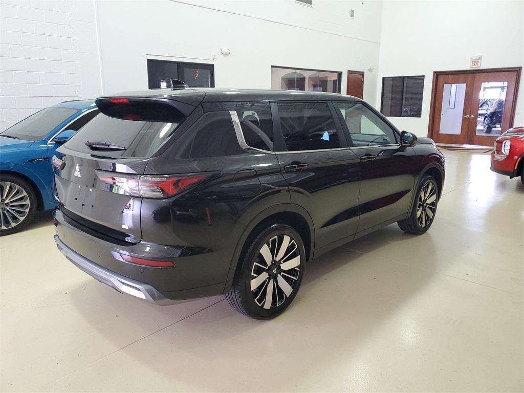 new 2025 Mitsubishi Outlander car, priced at $38,111
