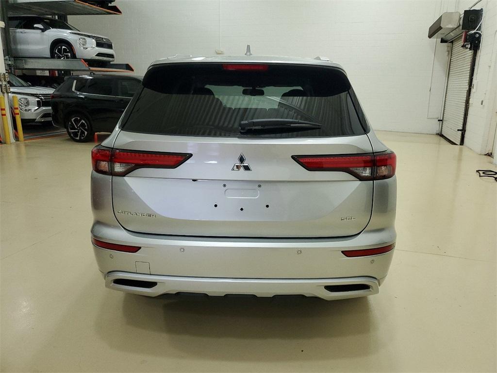 new 2024 Mitsubishi Outlander car, priced at $26,865