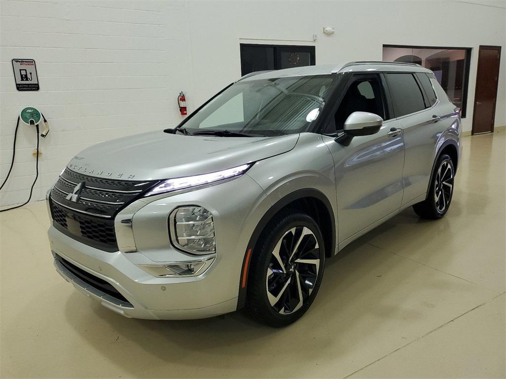 new 2024 Mitsubishi Outlander car, priced at $26,865