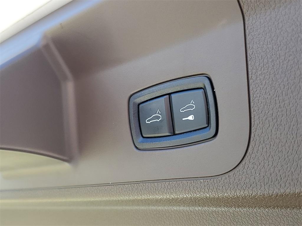used 2018 Porsche Panamera car, priced at $35,997