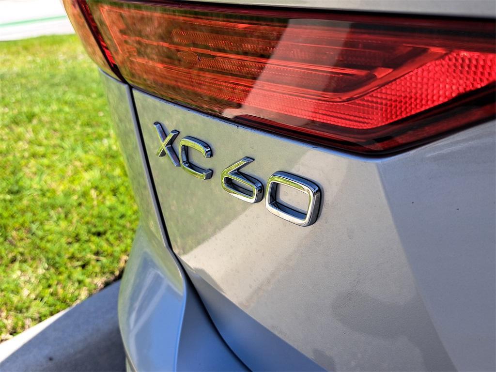 used 2021 Volvo XC60 car, priced at $24,299