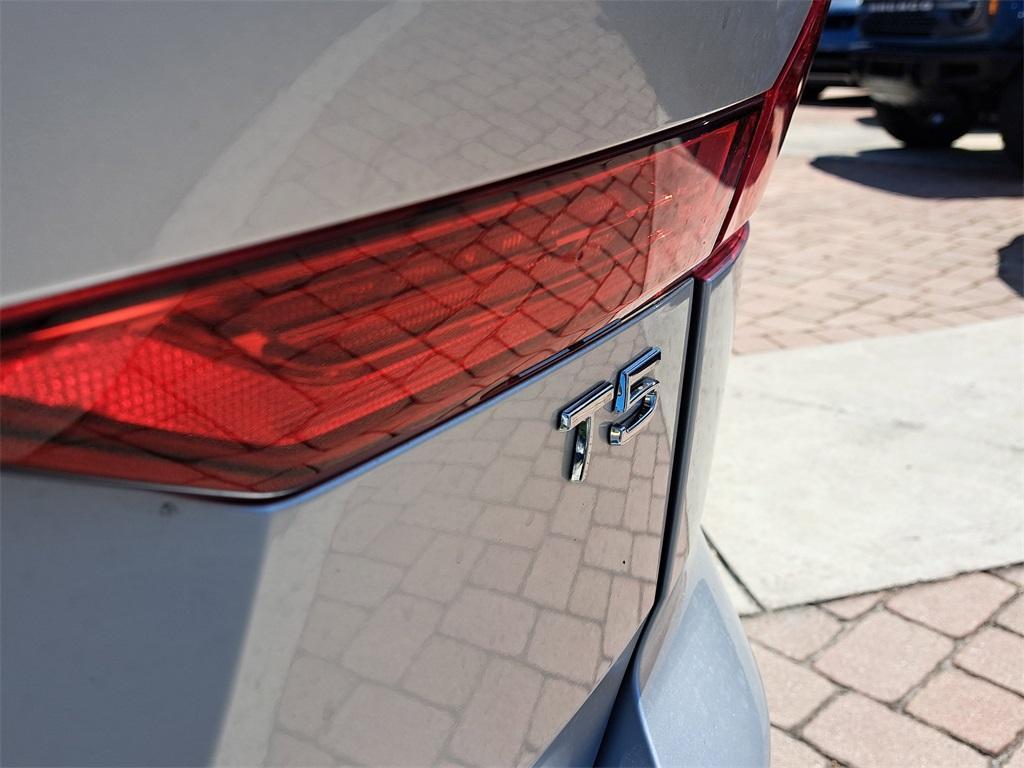 used 2021 Volvo XC60 car, priced at $24,299