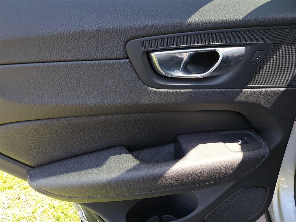 used 2021 Volvo XC60 car, priced at $24,299