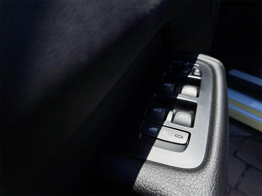 used 2021 Volvo XC60 car, priced at $24,299