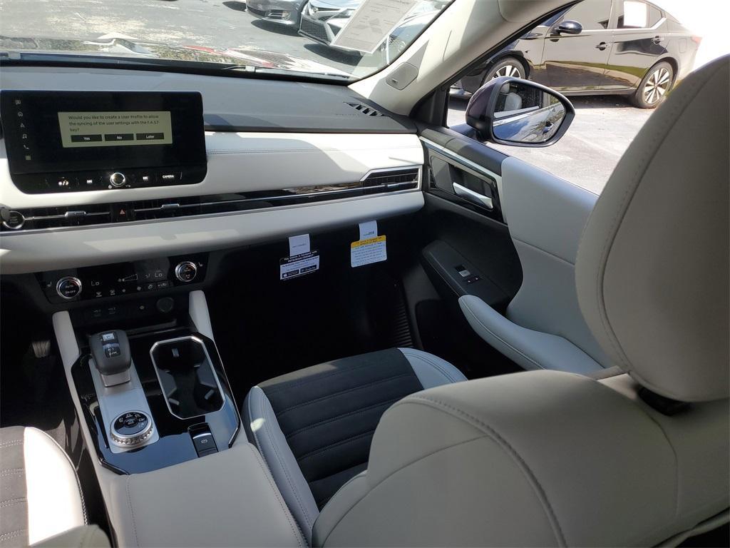 new 2025 Mitsubishi Outlander car, priced at $25,190