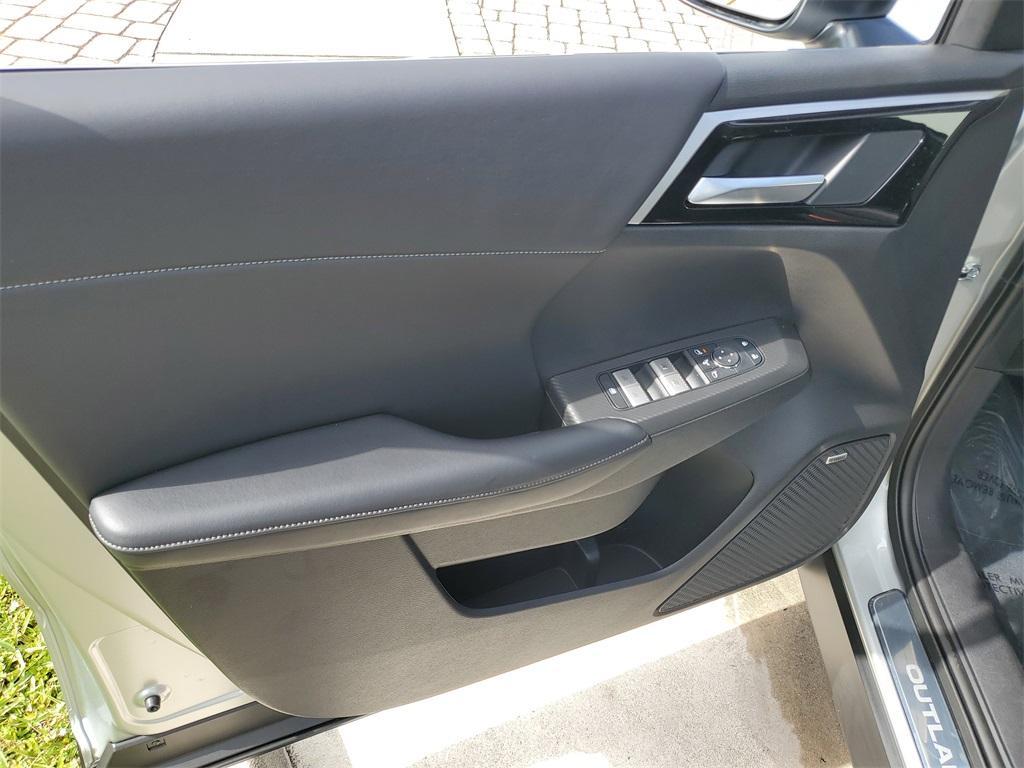 new 2025 Mitsubishi Outlander car, priced at $29,490