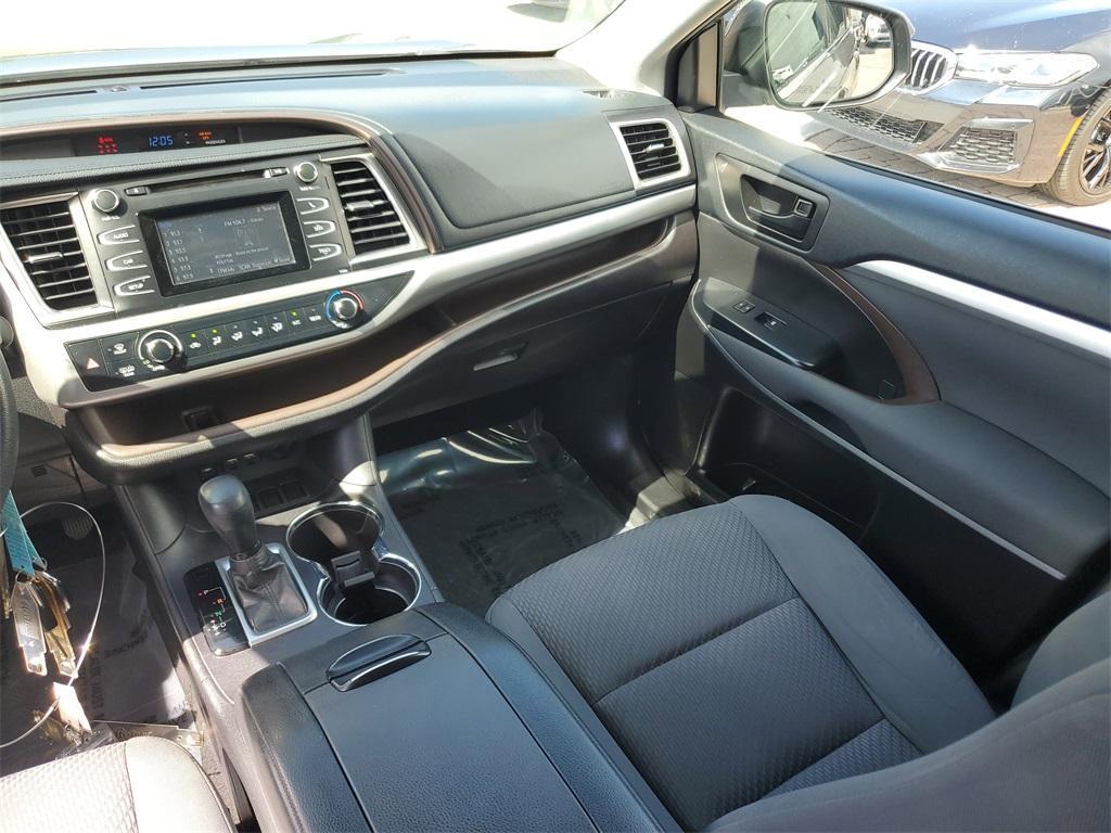used 2019 Toyota Highlander car, priced at $18,997