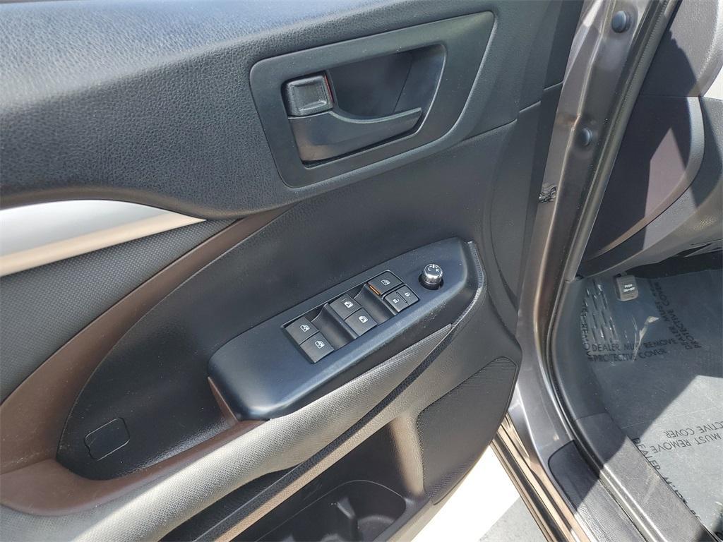 used 2019 Toyota Highlander car, priced at $18,997