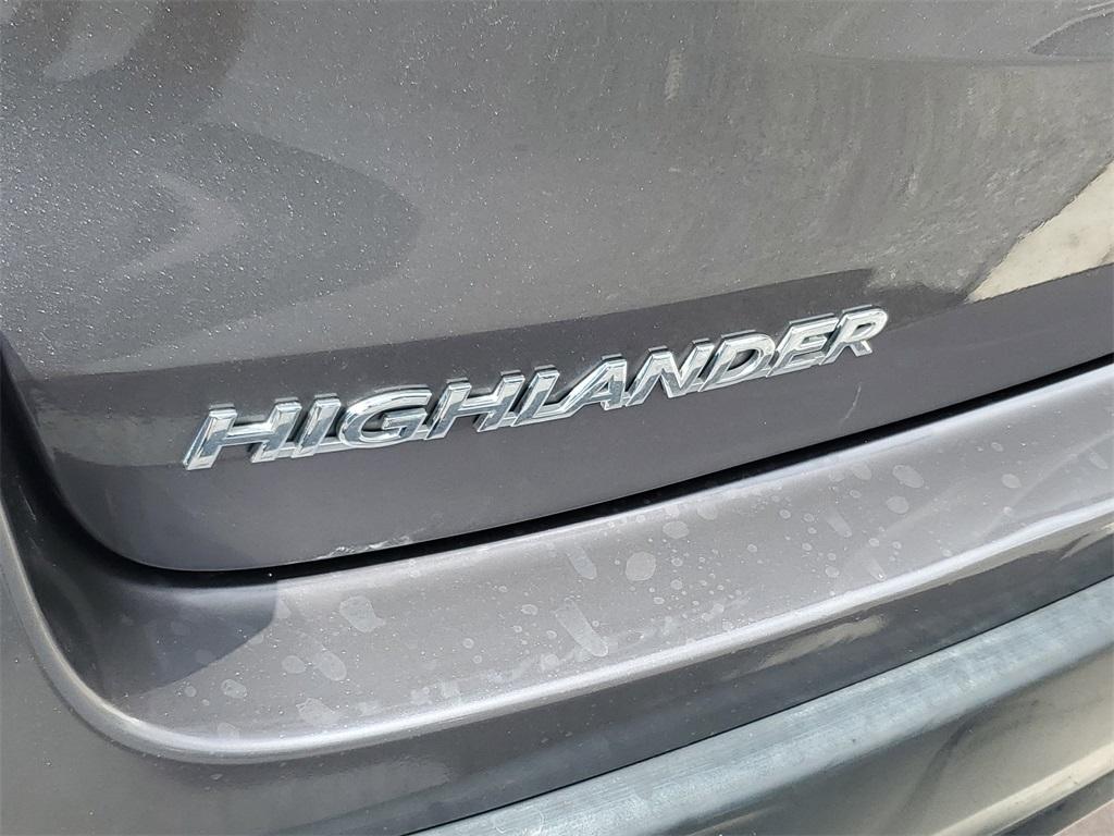 used 2019 Toyota Highlander car, priced at $18,997