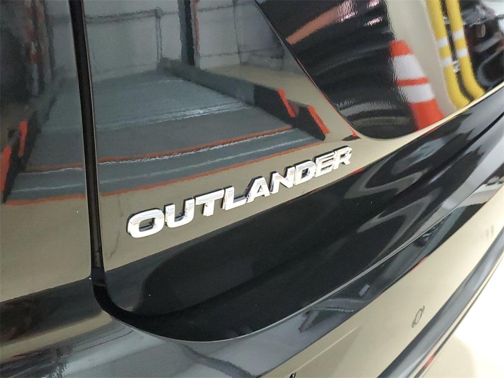 new 2025 Mitsubishi Outlander car, priced at $35,346
