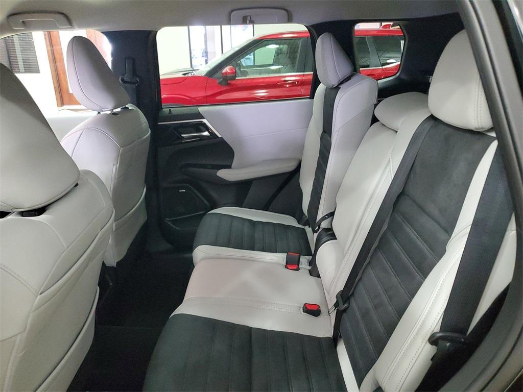 new 2025 Mitsubishi Outlander car, priced at $35,346