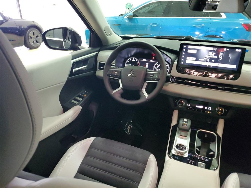 new 2025 Mitsubishi Outlander car, priced at $35,346