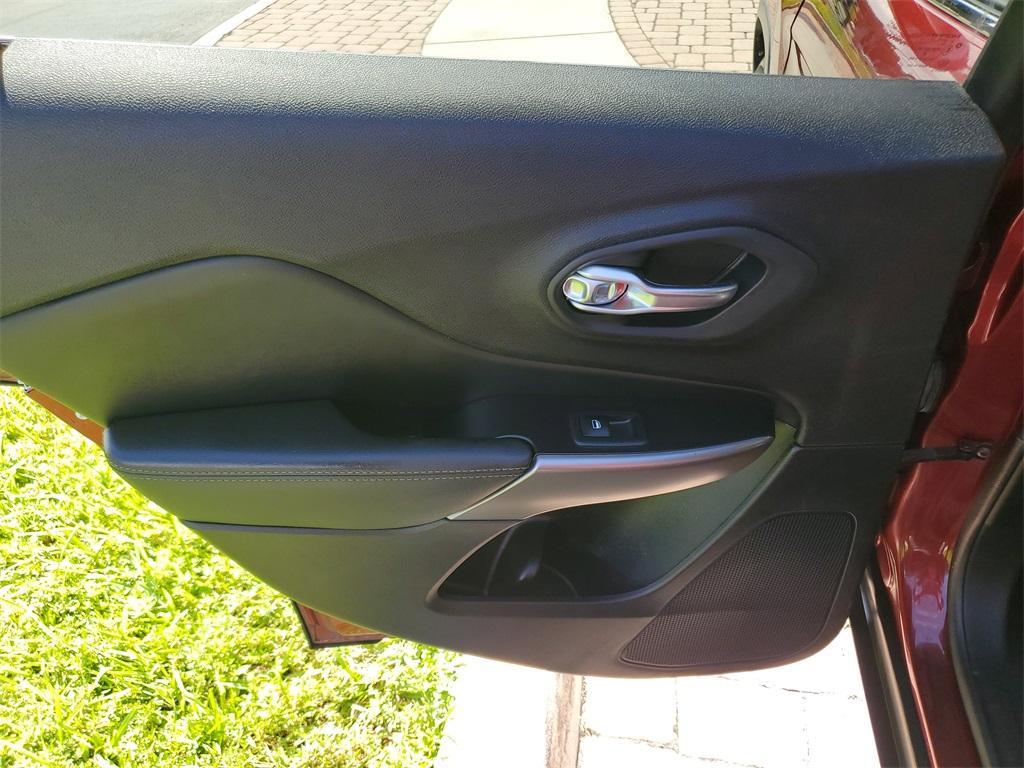 used 2021 Jeep Cherokee car, priced at $15,099