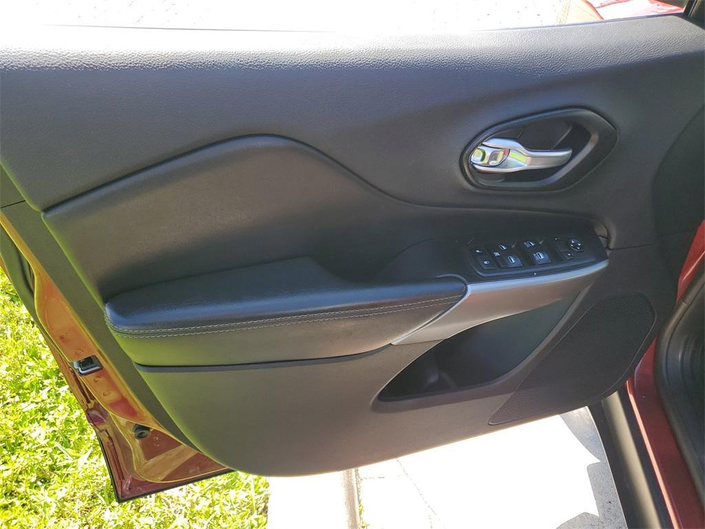 used 2021 Jeep Cherokee car, priced at $15,099