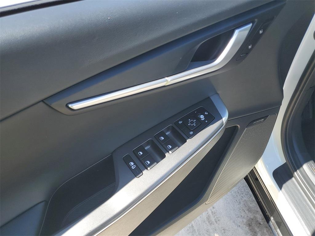 used 2022 Kia EV6 car, priced at $20,499