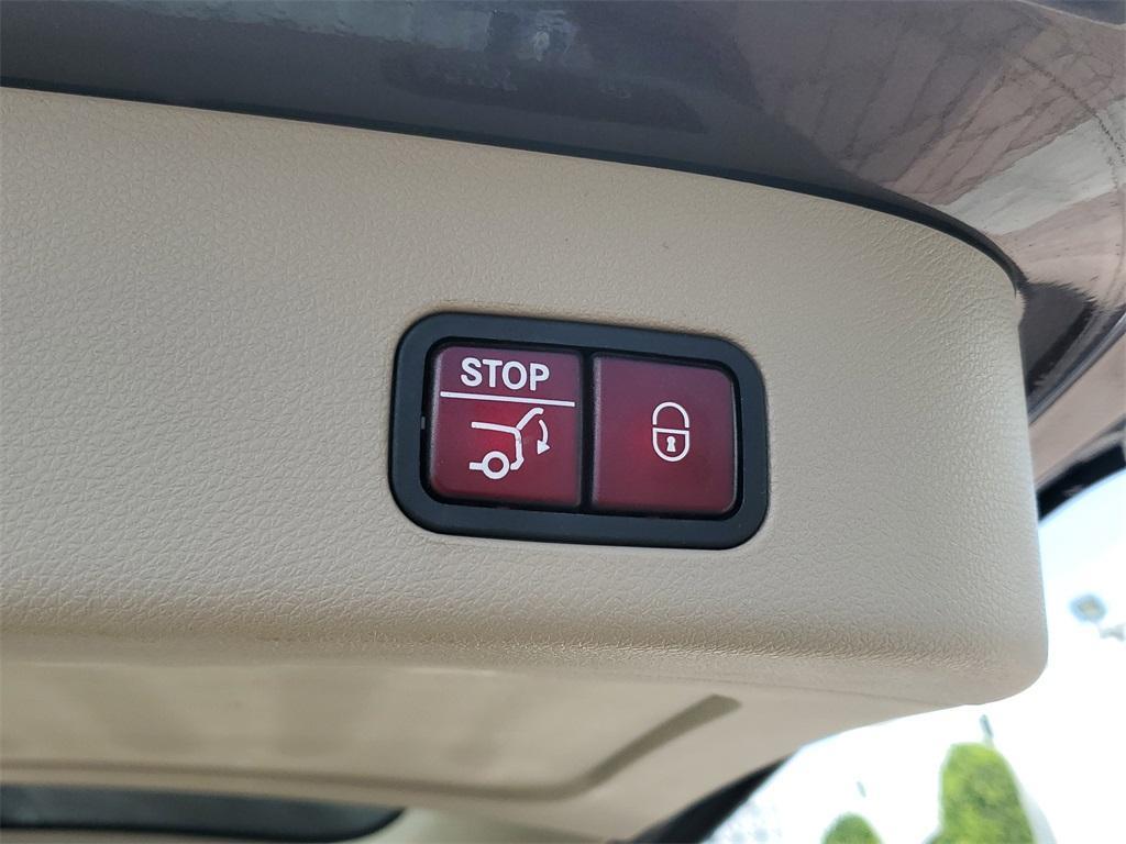 used 2015 Mercedes-Benz GL-Class car, priced at $15,399