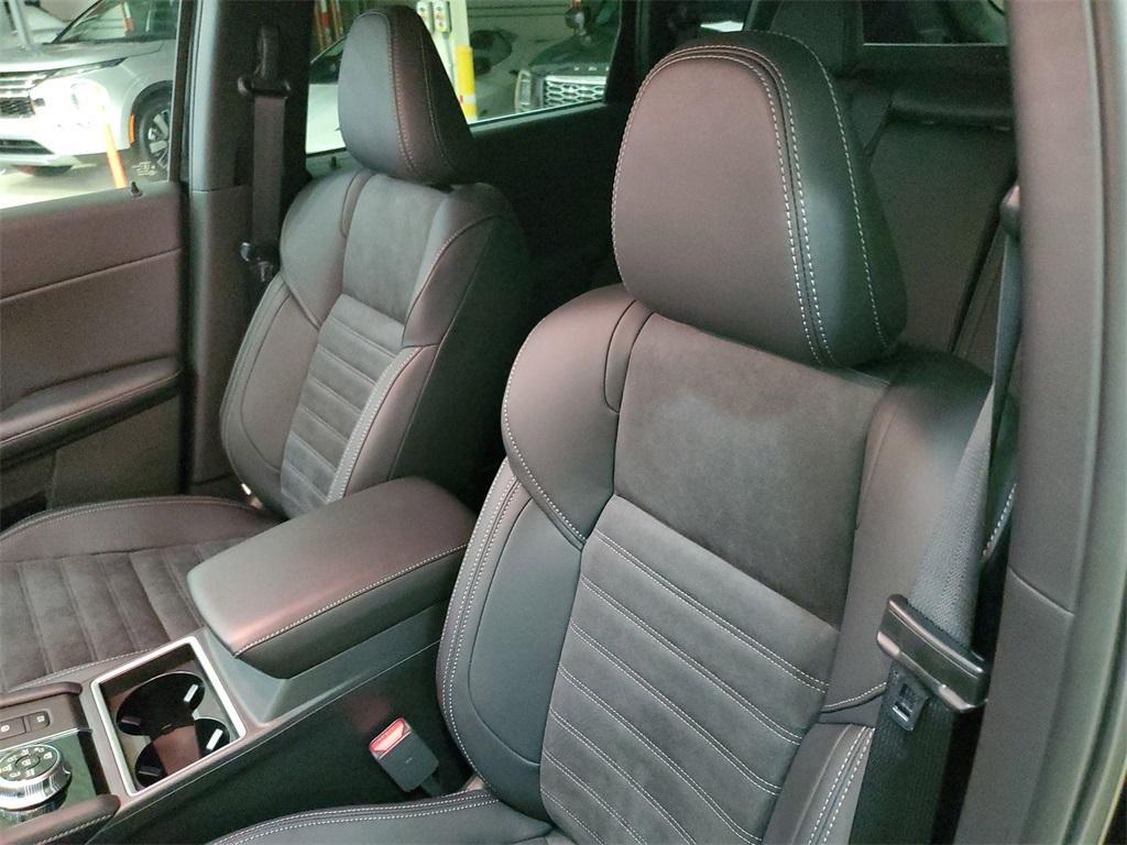 new 2025 Mitsubishi Outlander PHEV car, priced at $38,995