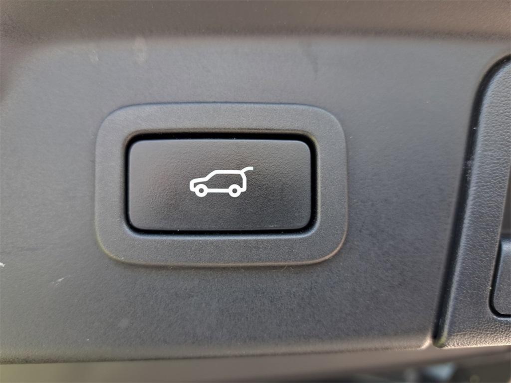 used 2018 Land Rover Range Rover Velar car, priced at $26,997