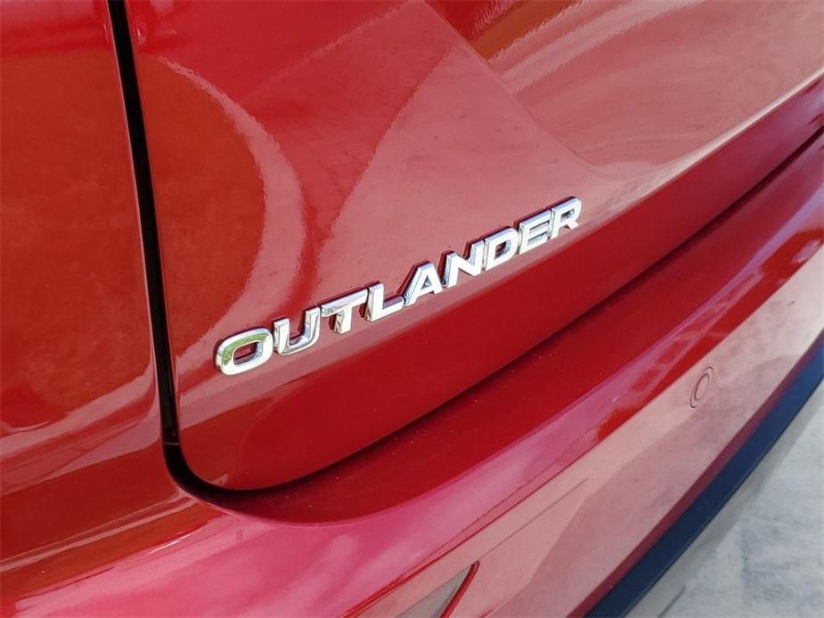 new 2024 Mitsubishi Outlander car, priced at $27,997