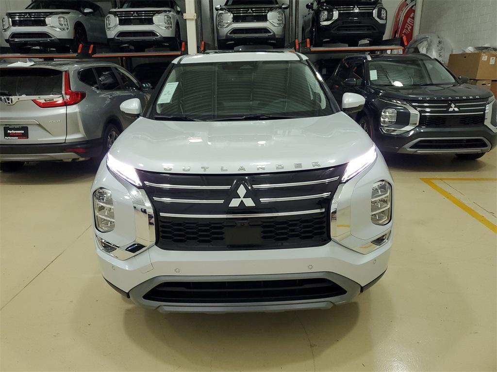 new 2025 Mitsubishi Outlander car, priced at $25,190