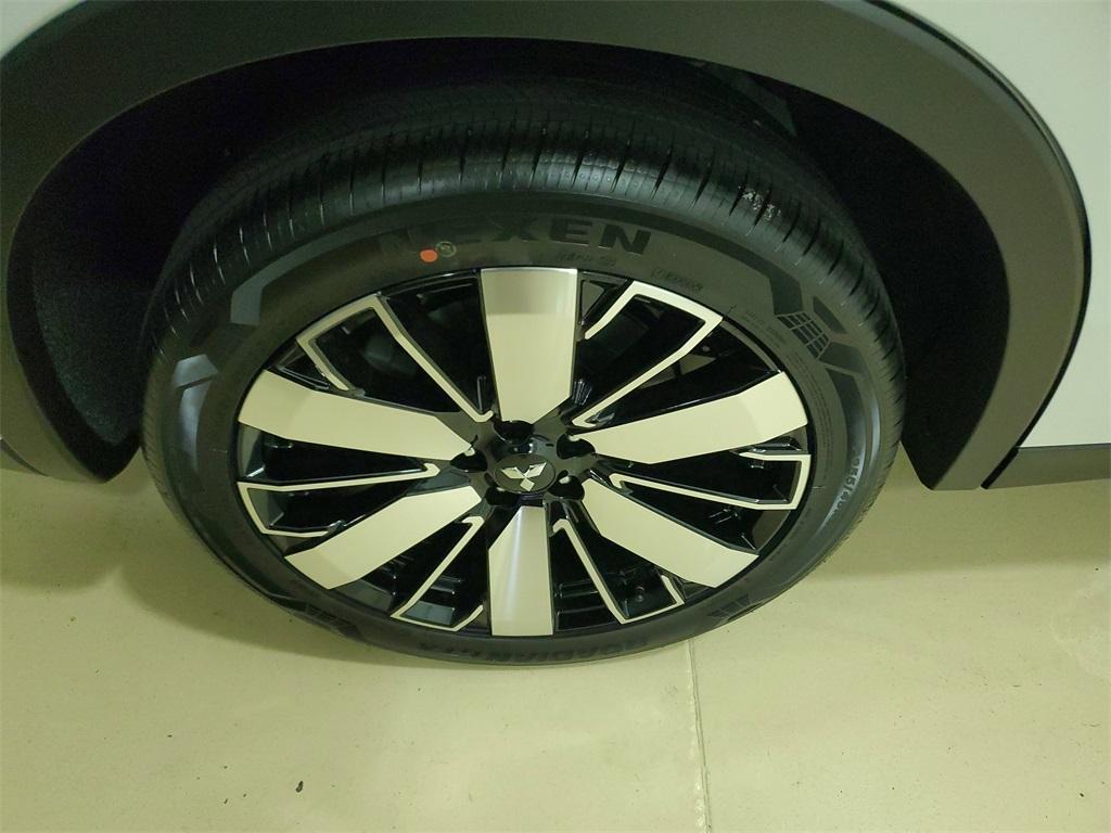 new 2025 Mitsubishi Outlander car, priced at $25,190