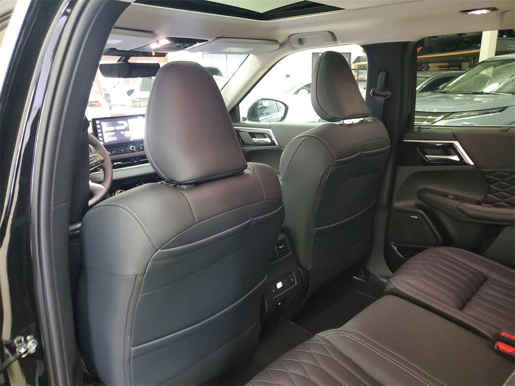 new 2025 Mitsubishi Outlander car, priced at $32,497