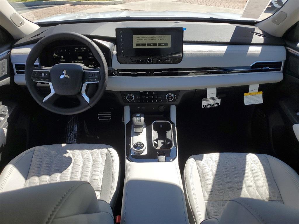 new 2025 Mitsubishi Outlander car, priced at $29,780