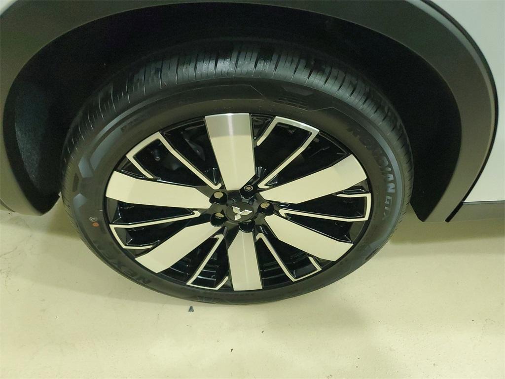 new 2025 Mitsubishi Outlander car, priced at $27,495