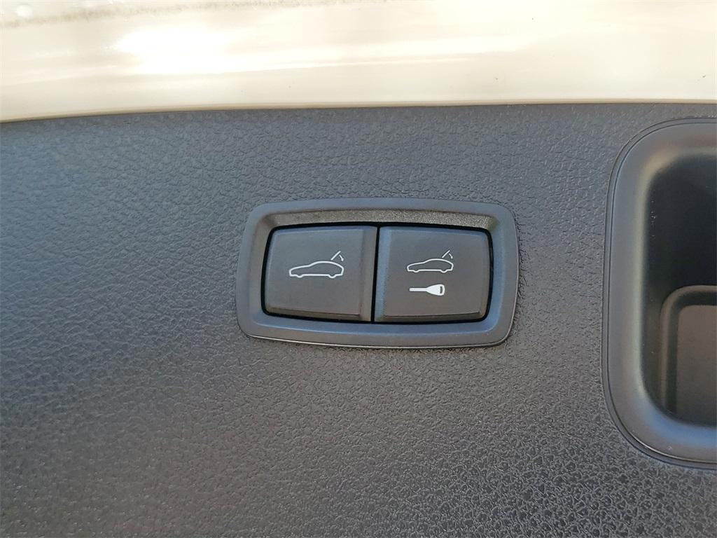 used 2018 Porsche Macan car, priced at $15,997