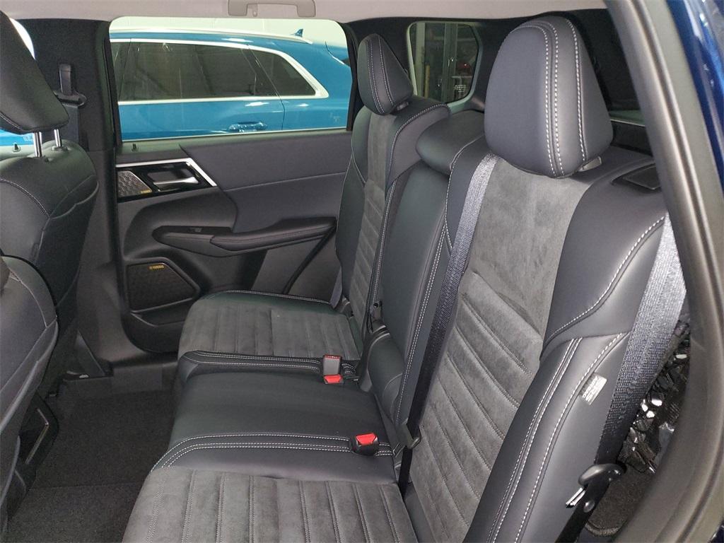 new 2025 Mitsubishi Outlander car, priced at $37,581