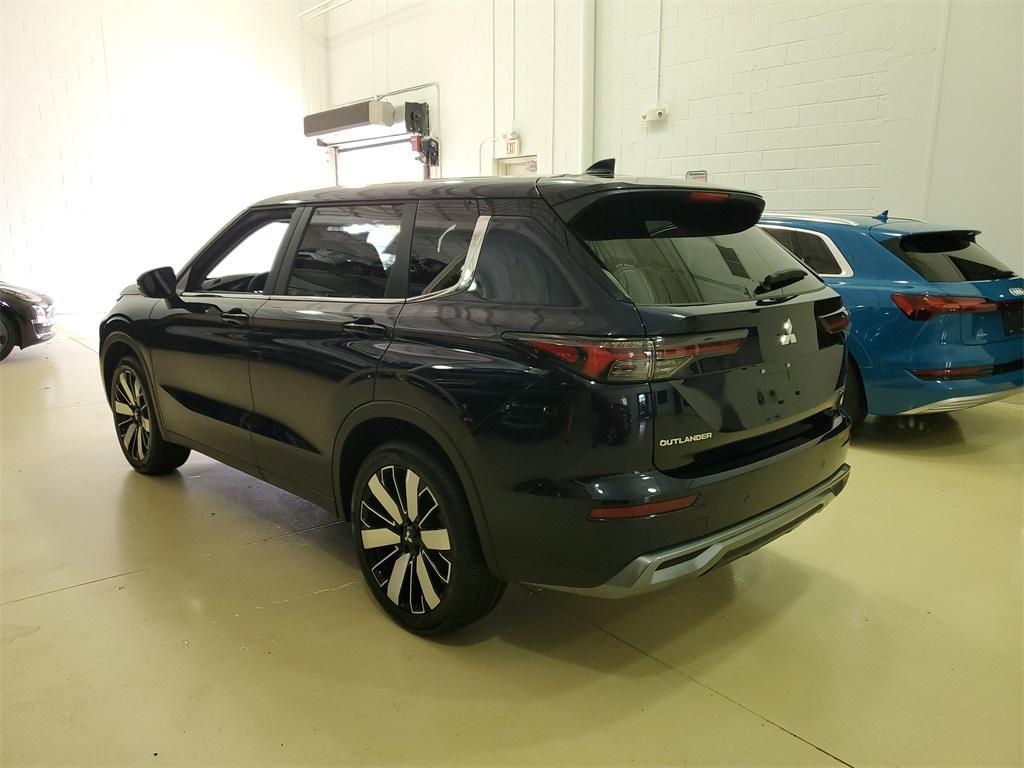 new 2025 Mitsubishi Outlander car, priced at $37,581