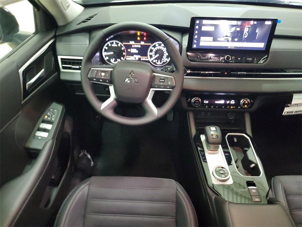 new 2025 Mitsubishi Outlander car, priced at $40,209