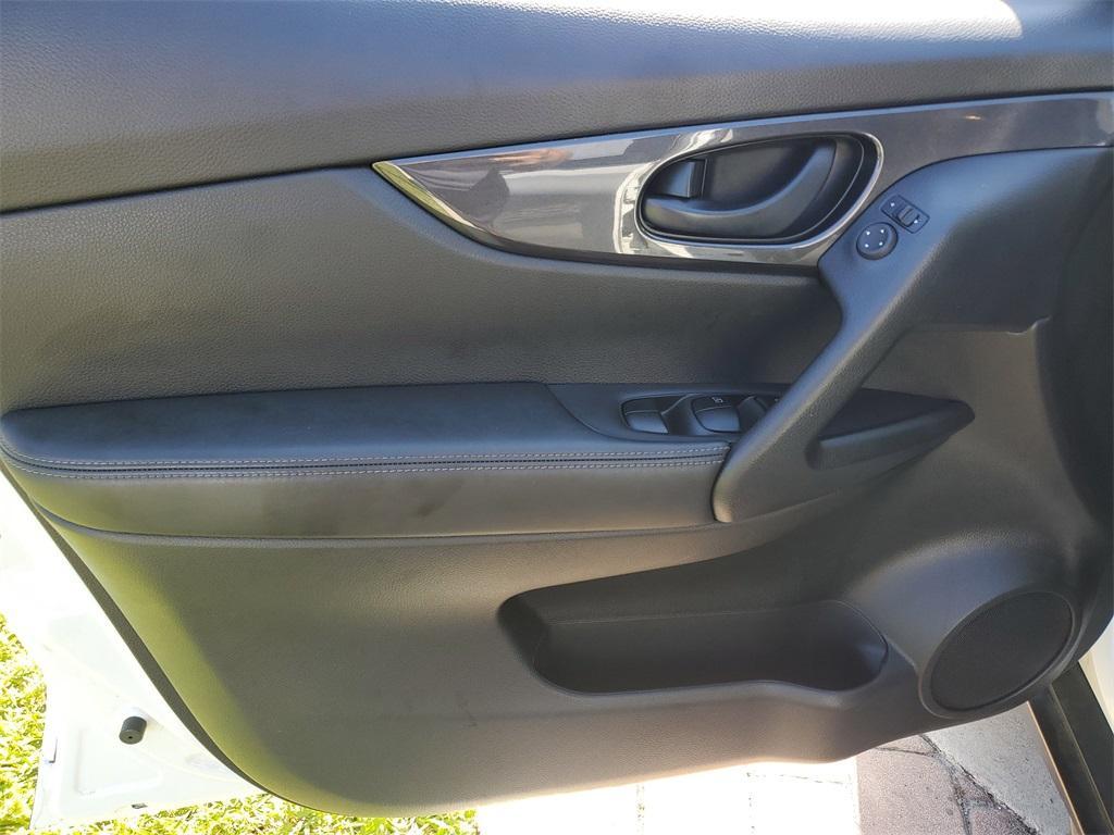 used 2020 Nissan Rogue car, priced at $16,299