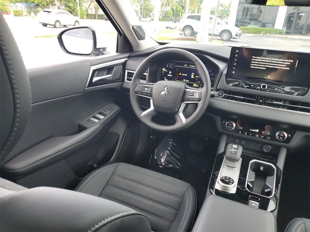 new 2025 Mitsubishi Outlander car, priced at $38,111