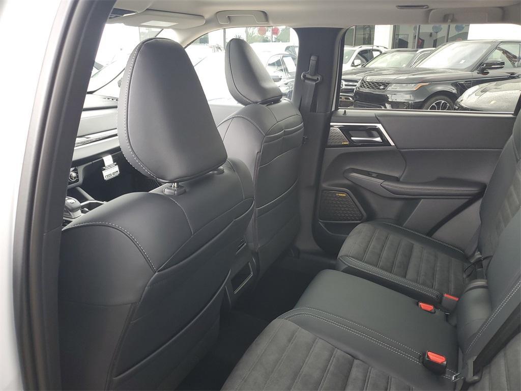 new 2025 Mitsubishi Outlander car, priced at $38,111