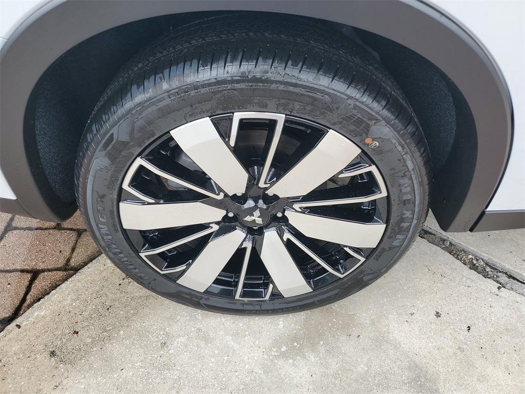 new 2025 Mitsubishi Outlander car, priced at $38,111