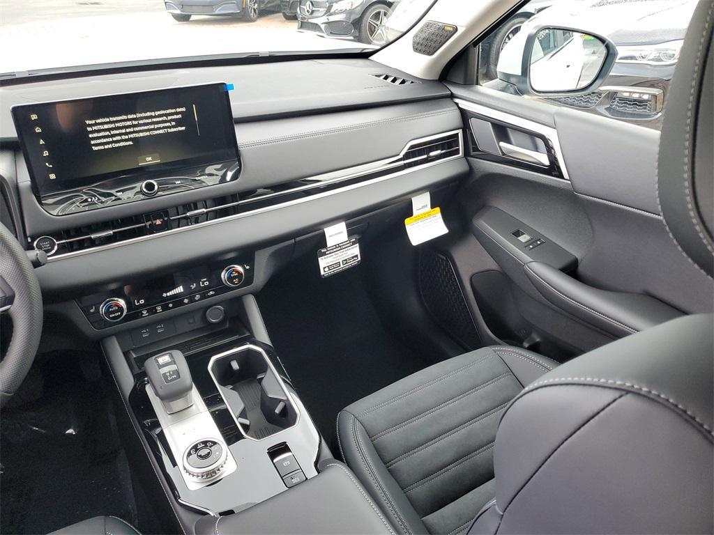 new 2025 Mitsubishi Outlander car, priced at $38,111