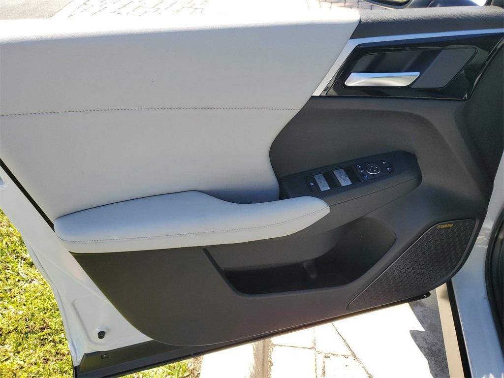 new 2025 Mitsubishi Outlander car, priced at $28,199