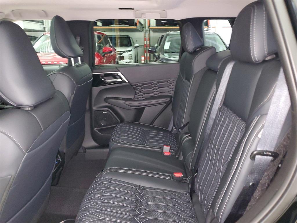 new 2025 Mitsubishi Outlander car, priced at $29,581