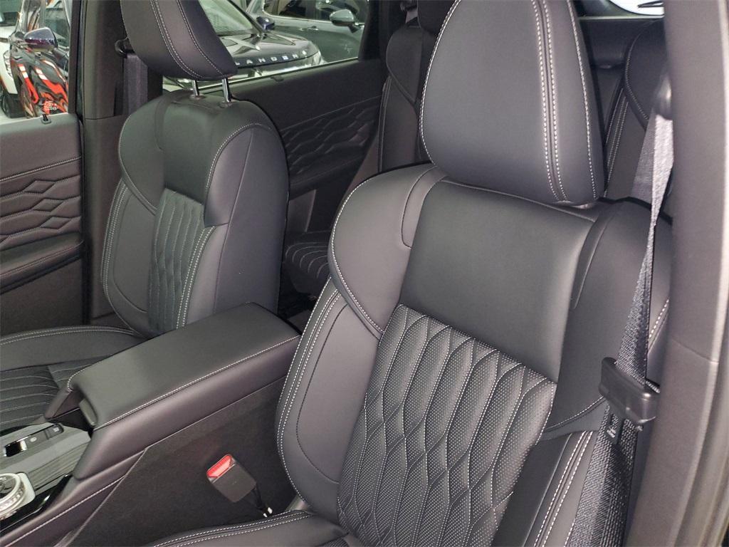 new 2025 Mitsubishi Outlander car, priced at $29,895