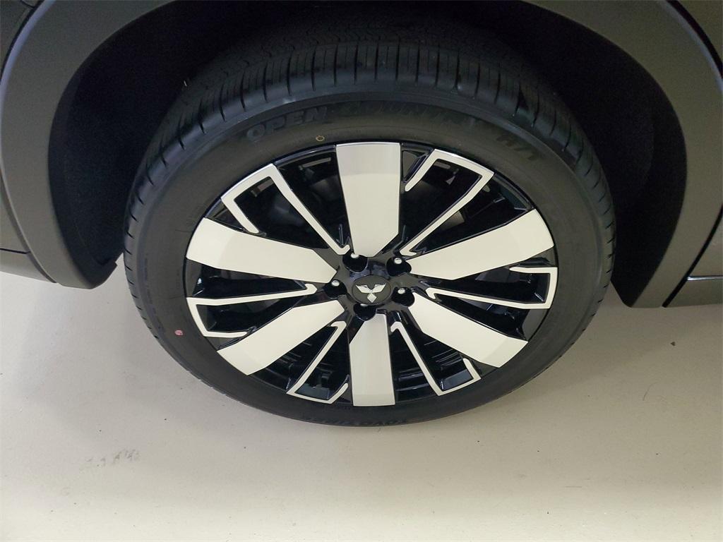 new 2025 Mitsubishi Outlander car, priced at $29,581