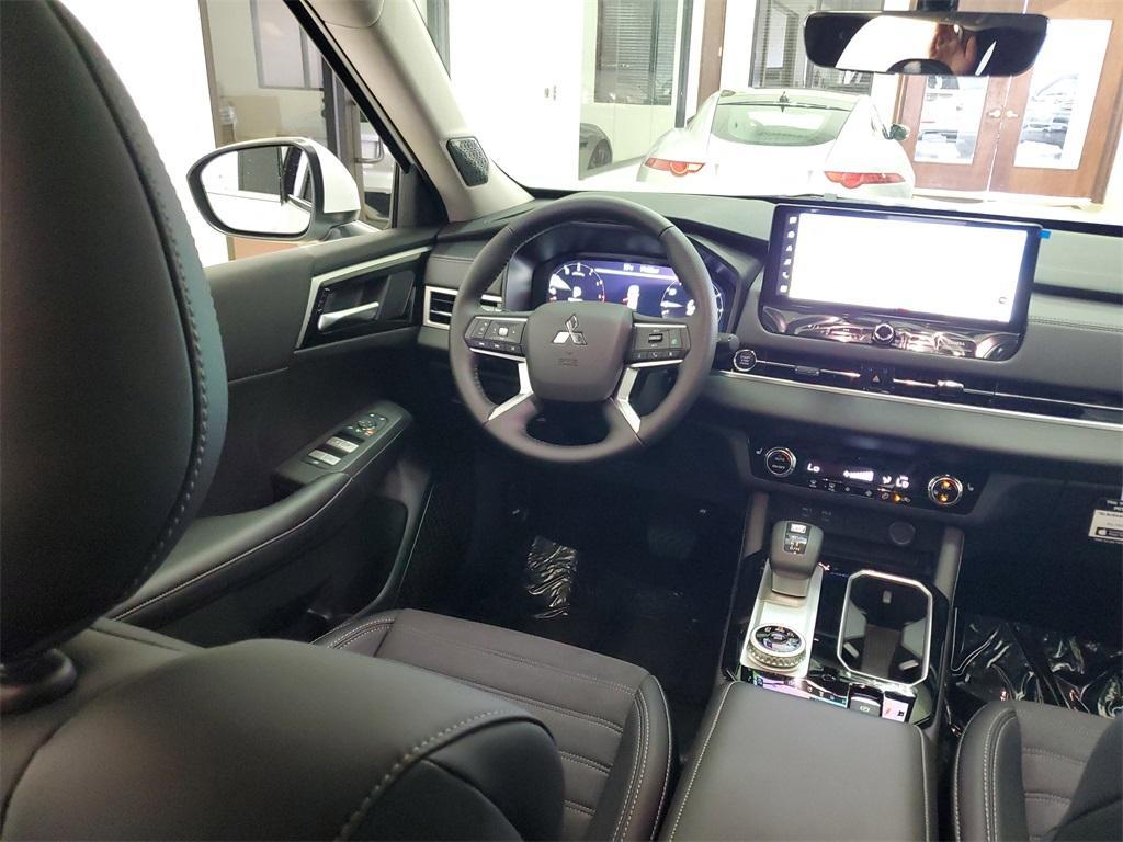 new 2025 Mitsubishi Outlander car, priced at $36,893
