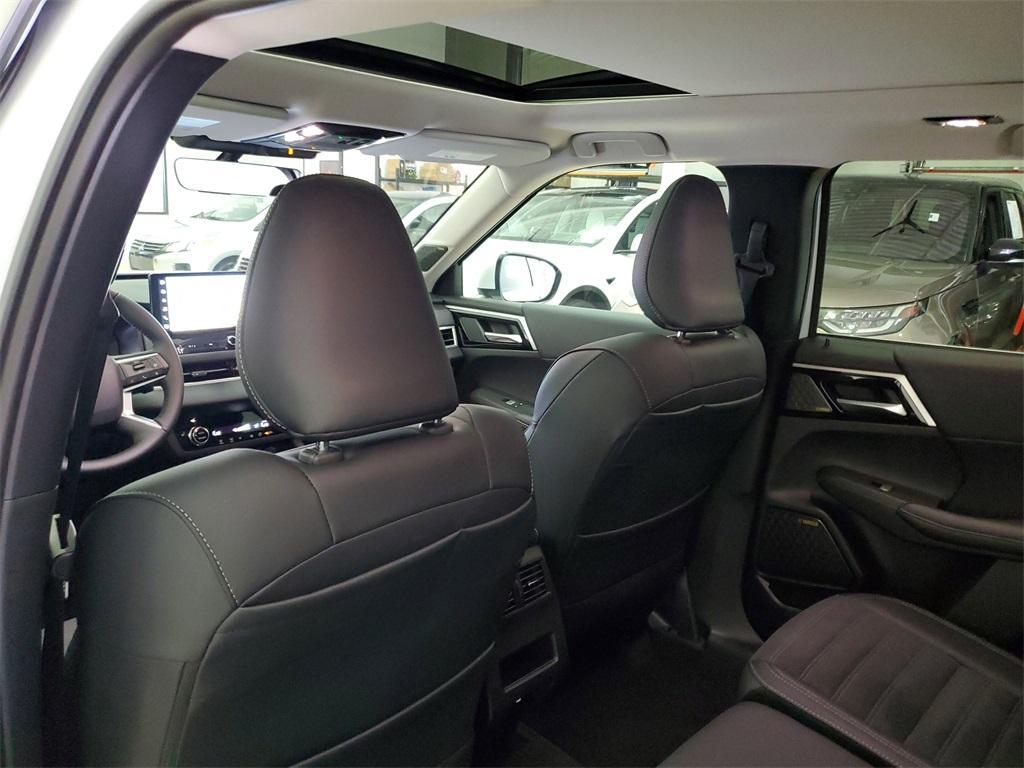 new 2025 Mitsubishi Outlander car, priced at $36,893