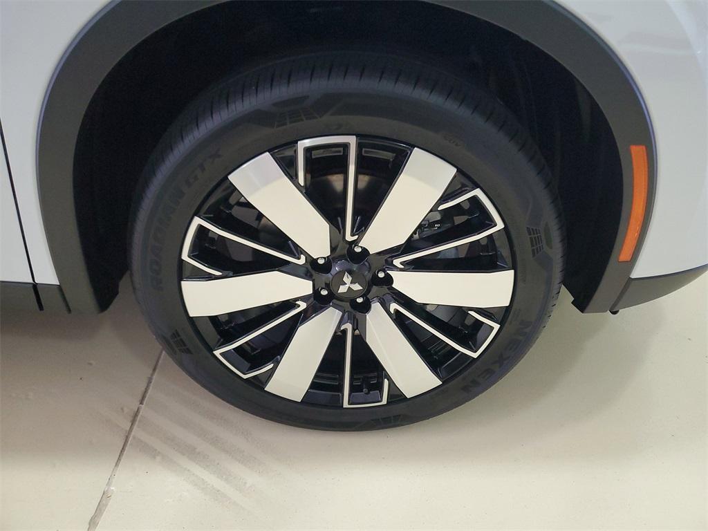 new 2025 Mitsubishi Outlander car, priced at $36,893