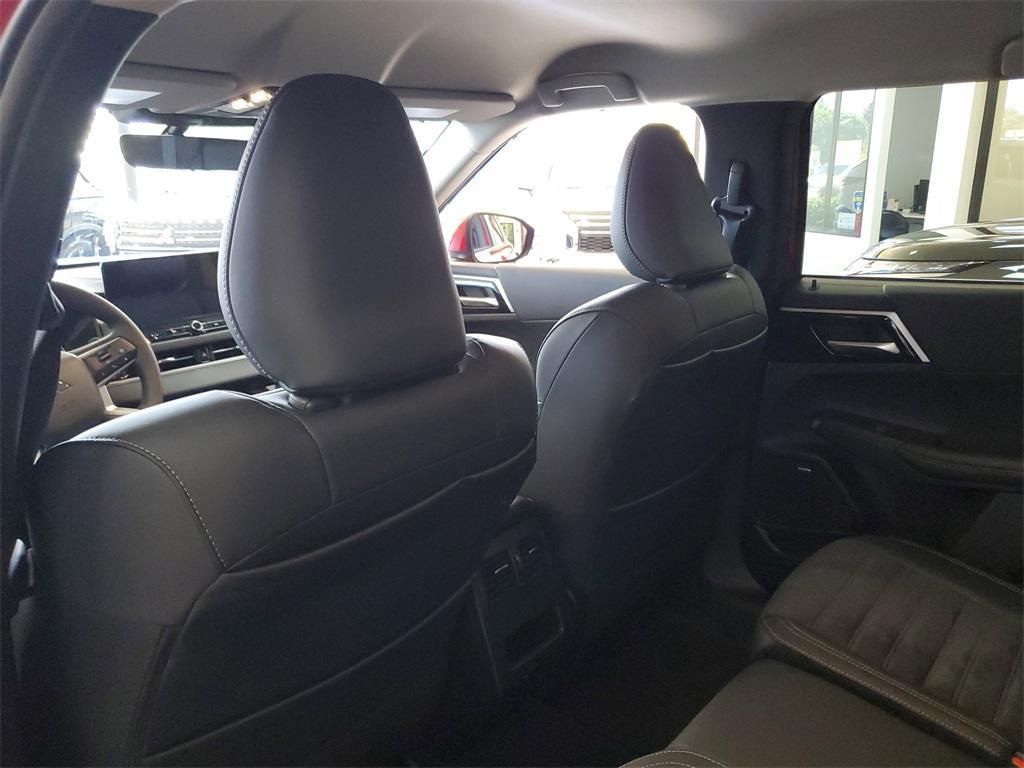 new 2025 Mitsubishi Outlander car, priced at $27,995