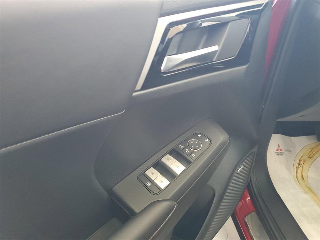new 2025 Mitsubishi Outlander car, priced at $27,995