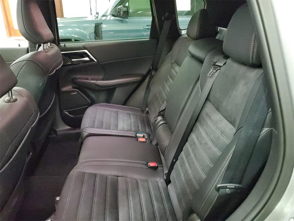 new 2025 Mitsubishi Outlander car, priced at $37,514