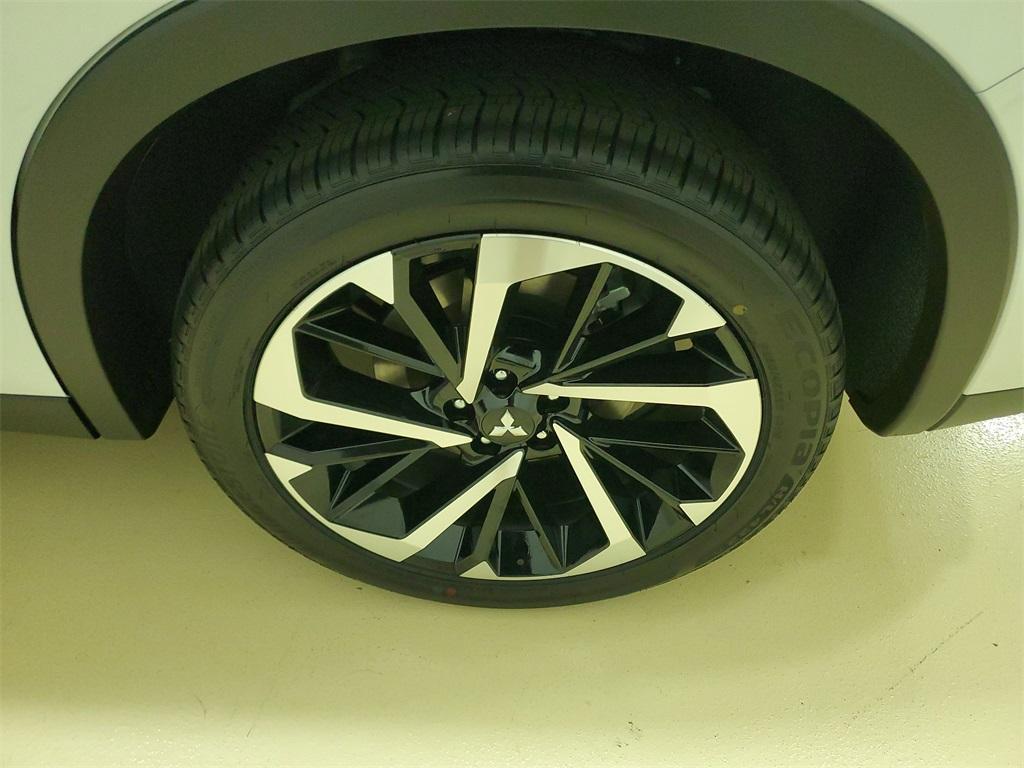 new 2025 Mitsubishi Outlander PHEV car, priced at $38,995