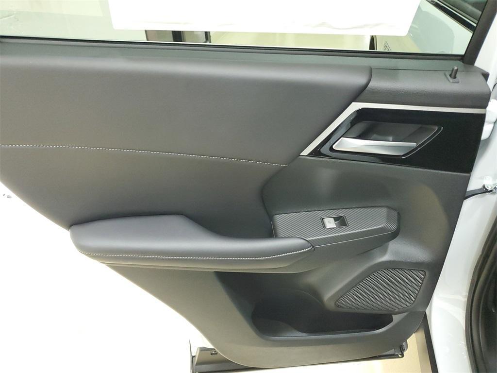 new 2025 Mitsubishi Outlander PHEV car, priced at $38,995